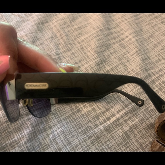 Coach sunglasses with case - Picture 3 of 7